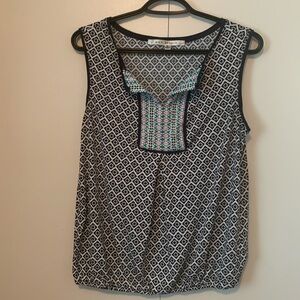 Max Studio Abstract Patterned Open Front Elastic Bottom Top Size Medium